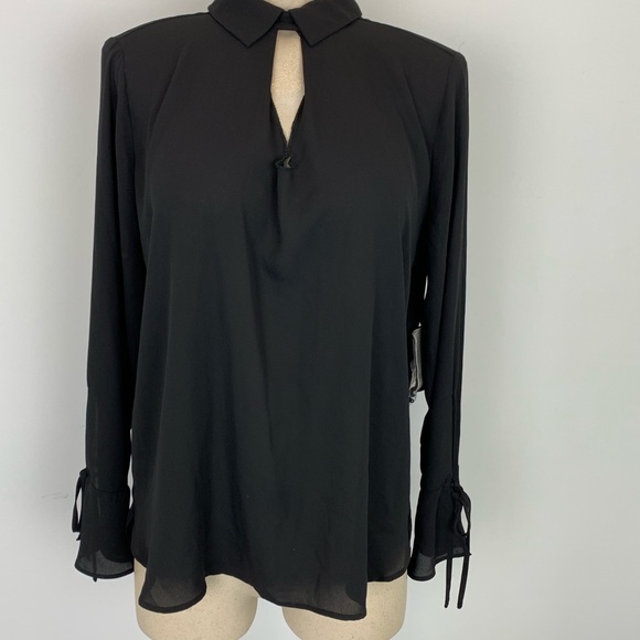 2/40🌸NWOT Vince Camuto Flare Cuff Blouse Black - Picture 3 of 7